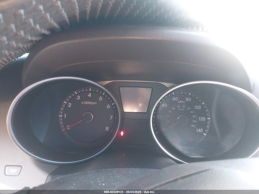 2011 HYUNDAI TUCSON VIN: KM8JU3AC8BU213482