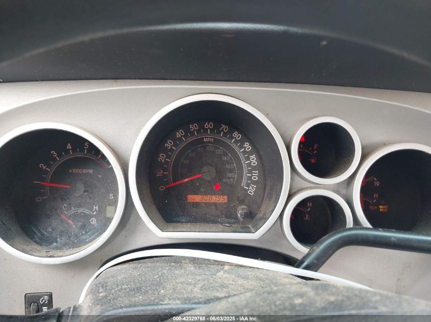 2008 Toyota Tundra Base 5.7L V8/Sr5 5.7L V8 VIN: 5TFSV54118X005592 Lot: 42329768