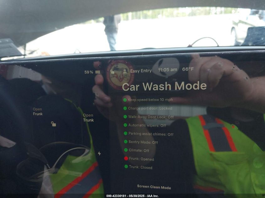 2025 Tesla Model 3 - 5YJ3E1EB4SF943771