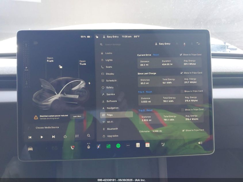 2025 Tesla Model 3 - 5YJ3E1EB4SF943771