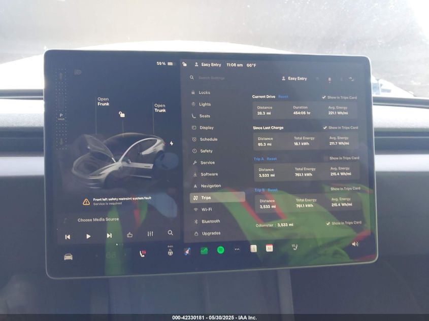2025 Tesla Model 3 - 5YJ3E1EB4SF943771