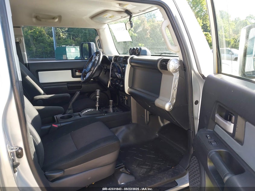 2007 TOYOTA FJ CRUISER VIN: JTEBU11F270001579