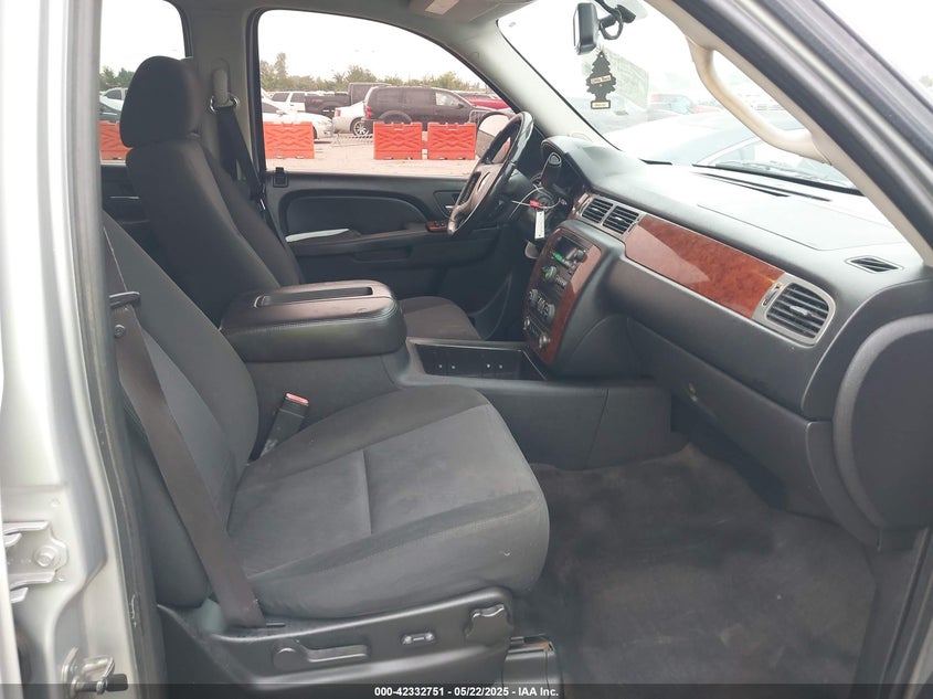 2011 CHEVROLET TAHOE VIN: 1GNSCAE0XBR306224