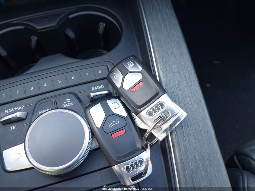 2017 AUDI A4 2.0T PREMIUM - WAUFNAF41HN035590