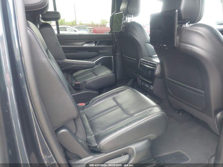 2022 Jeep Wagoneer - 1C4SJVDTXNS227036