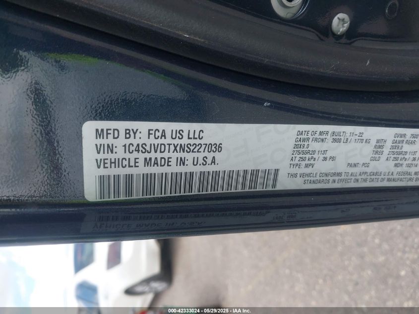 2022 Jeep Wagoneer - 1C4SJVDTXNS227036