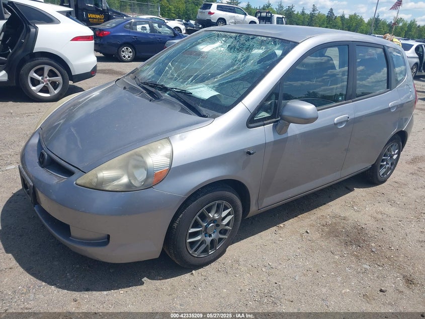 2008 HONDA FIT VIN: JHMGD37418S060655
