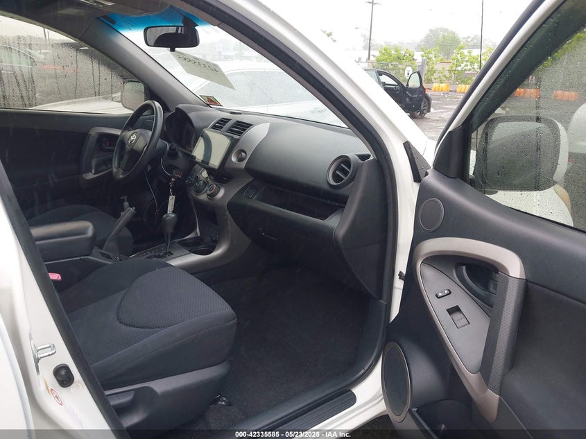 2008 TOYOTA RAV4 VIN: JTMBD32V586063644
