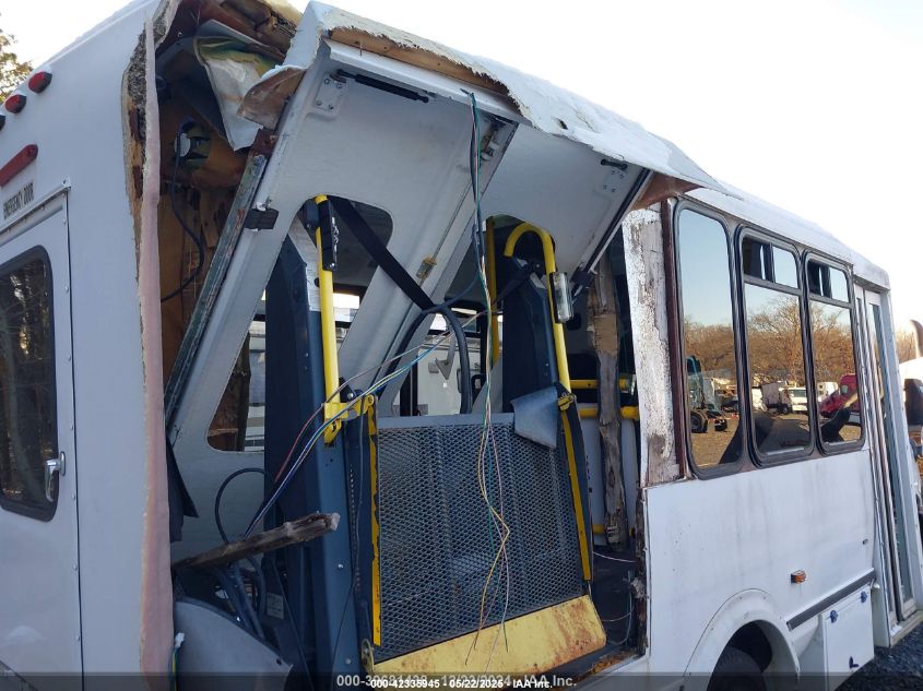 2008 Chevrolet Express Cutaway Work Van VIN: 1GBJG316X81189173 Lot: 42335945