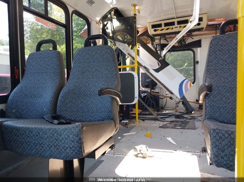 2008 Chevrolet Express Cutaway Work Van VIN: 1GBJG316X81189173 Lot: 42335945