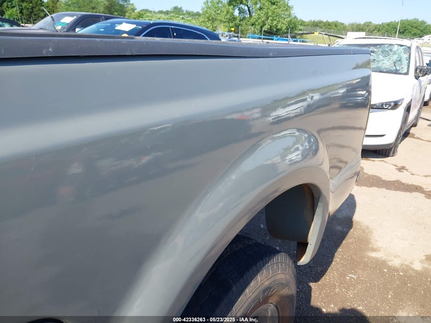 1999 Ford F-250 Lariat/Xl/Xlt VIN: 1FTNX20S0XEB09912 Lot: 42336263