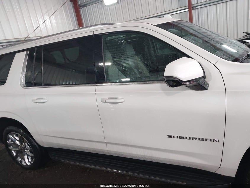 2022 CHEVROLET SUBURBAN 4WD LT - 1GNSKCKD7NR235784