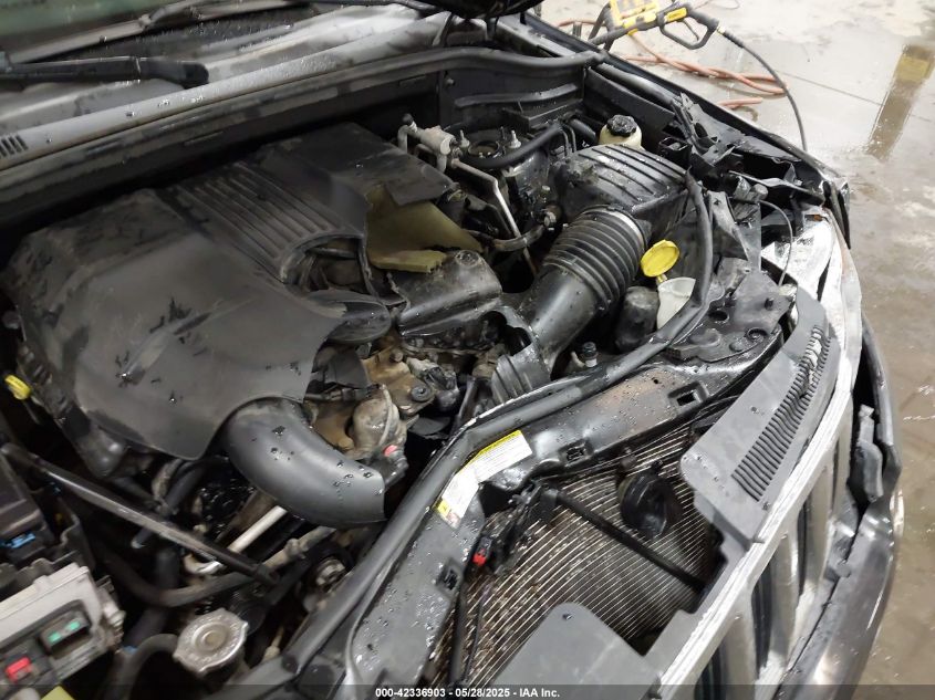 2011 Jeep Grand Cherokee Laredo VIN: 1J4RR4GG4BC636097 Lot: 42336903