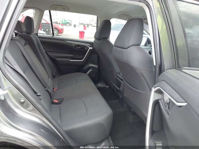 VIN 2T3H1RFV1MC130301 2021 TOYOTA RAV4 LE