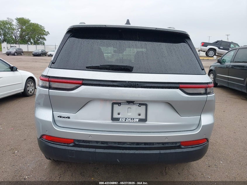 2023 Jeep Grand Cherokee (VIN: 1C4RJHAG8PC611840)