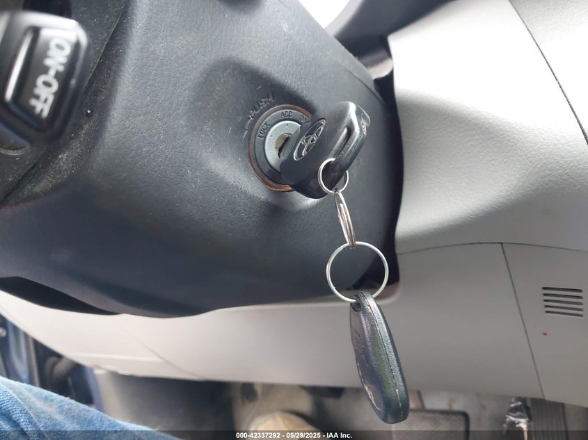 2011 TOYOTA RAV4 VIN: 2T3BF4DV5BW114322