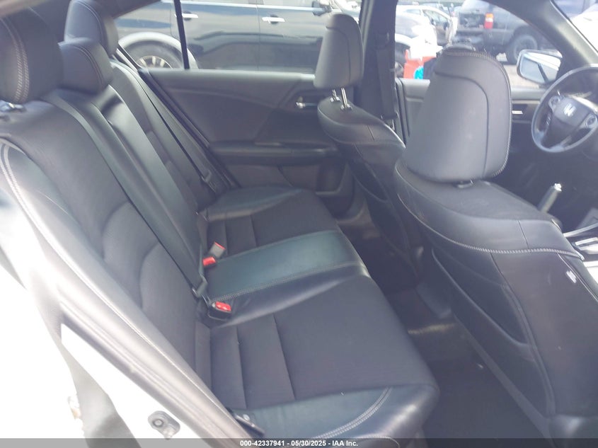 2016 HONDA ACCORD VIN: 1HGCR2F5XGA083170