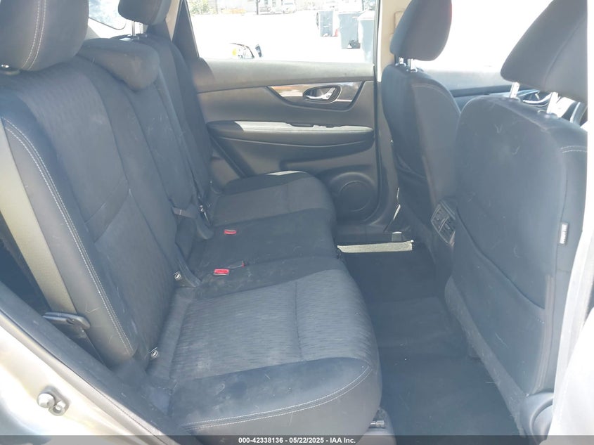 2017 NISSAN ROGUE SV - KNMAT2MT5HP613813