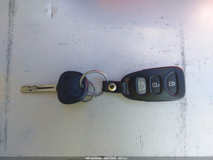 2011 KIA OPTIMA VIN: KNAGM4A79B5117438