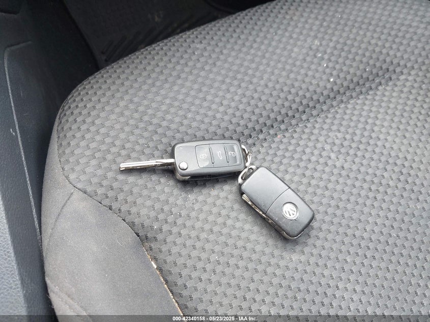 2013 VOLKSWAGEN JETTA 2.0L BASE/2.0L S - 3VW2K7AJ2DM312534