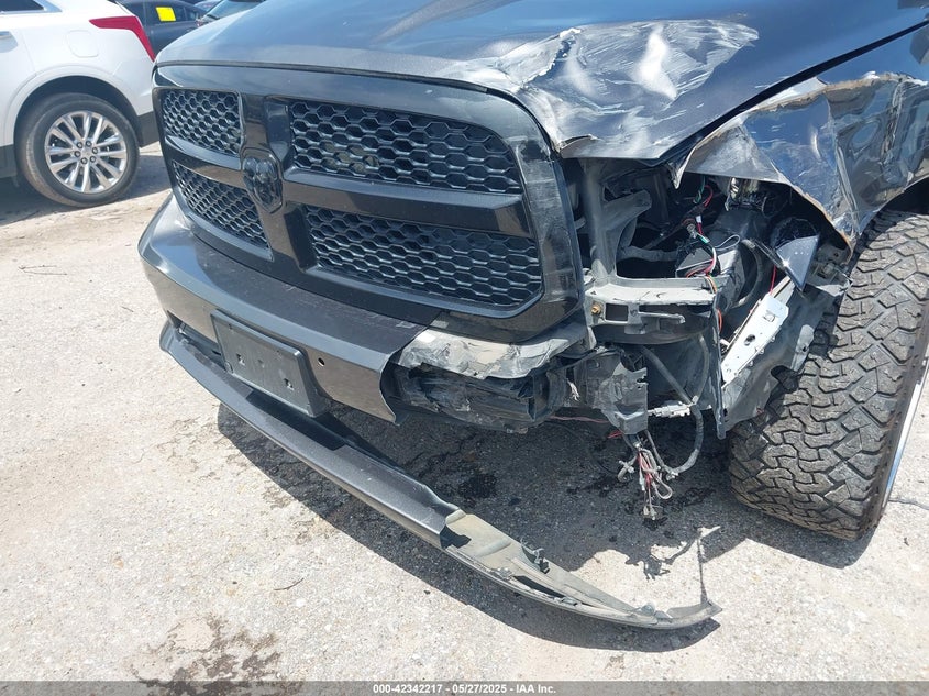 2018 RAM 1500 NIGHT  4X4 5'7 BOX - 1C6RR7MT9JS110827