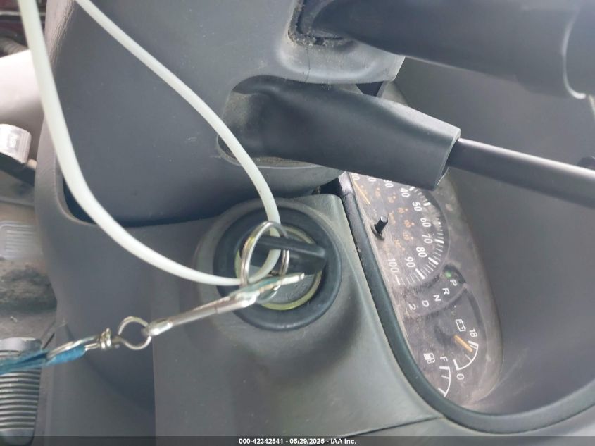 2000 Toyota Tundra Sr5 V8 VIN: 5TBRT3416YS003571 Lot: 42342541