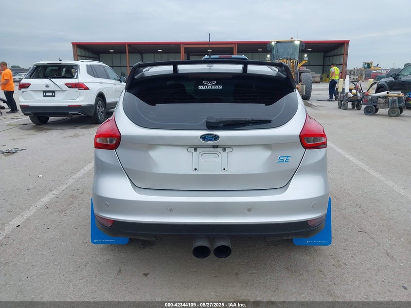 2016 FORD FOCUS SE - 1FADP3K23GL311806