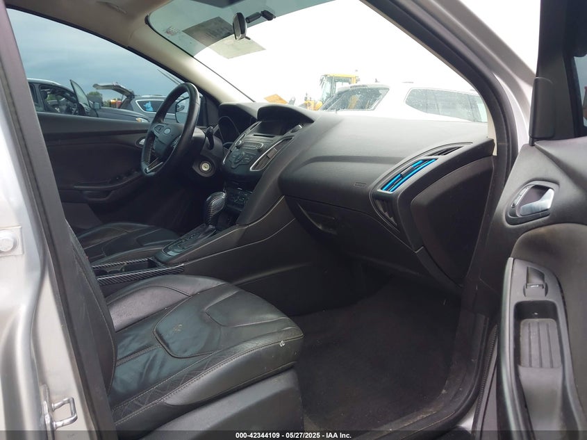 2016 FORD FOCUS SE - 1FADP3K23GL311806