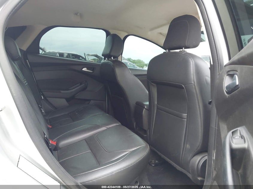 2016 FORD FOCUS SE - 1FADP3K23GL311806