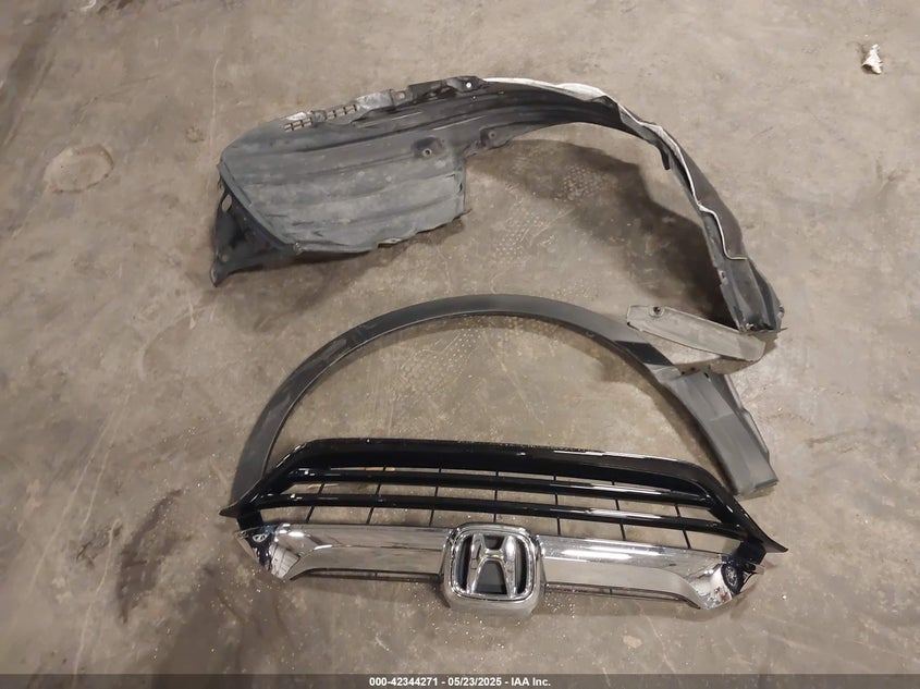 2018 HONDA CR-V LX - 5J6RW6H3XJL003019