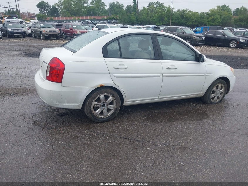 2006 HYUNDAI ACCENT VIN: KMHCN46C56U056777
