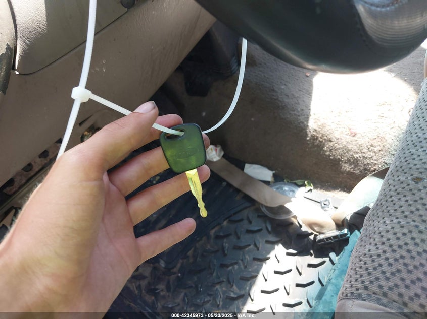 2002 Ford F-150 Lariat/Xlt VIN: 1FTRW07L42KB08327 Lot: 42345973