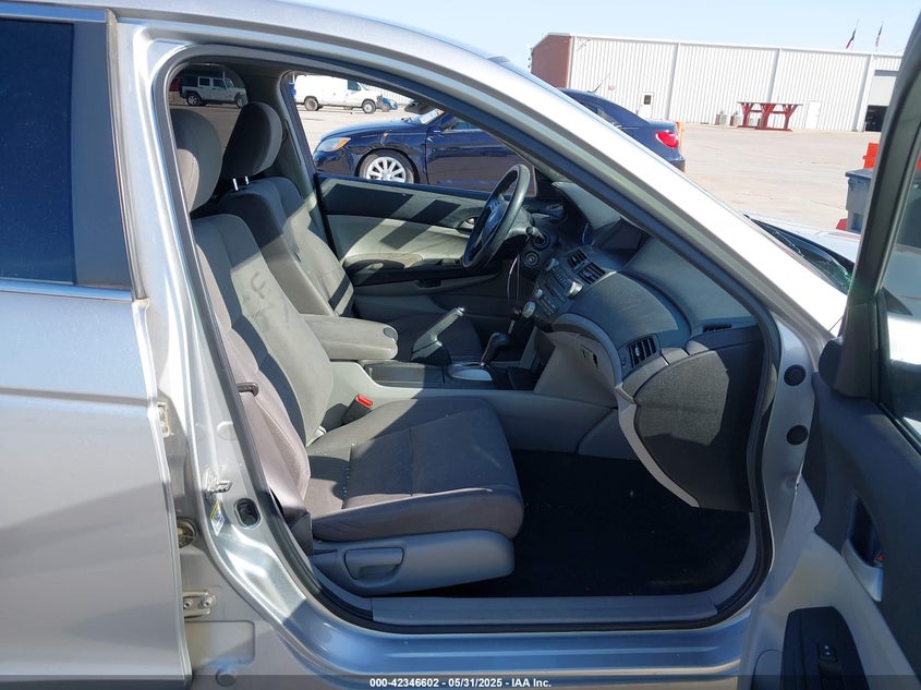 2011 HONDA ACCORD VIN: 1HGCP2F37BA075928