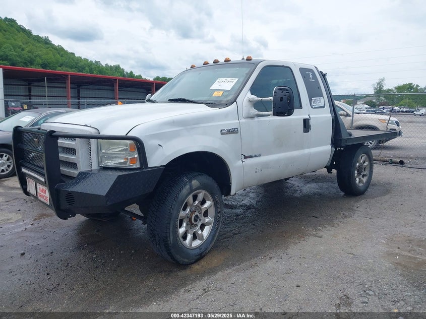 2005 Ford F-350 Lariat/Xl/Xlt white truck diesel 1FTWX31P75ED05170 photo #3