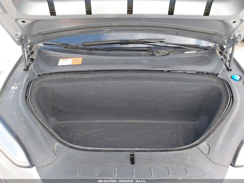 2017 Tesla Model X 100D/75D/90D VIN: 5YJXCDE23HF067843 Lot: 42347649