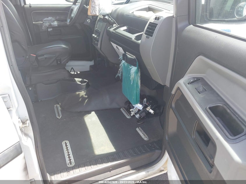 2016 MOBILITY VENTURES MV-1 VIN: 57WMD2C61GM100429