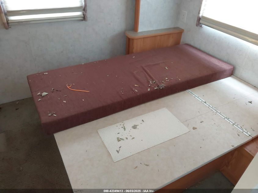 2005 Ford E-450 Cutaway Standard VIN: 1FDXE45S05HA93091 Lot: 42349413