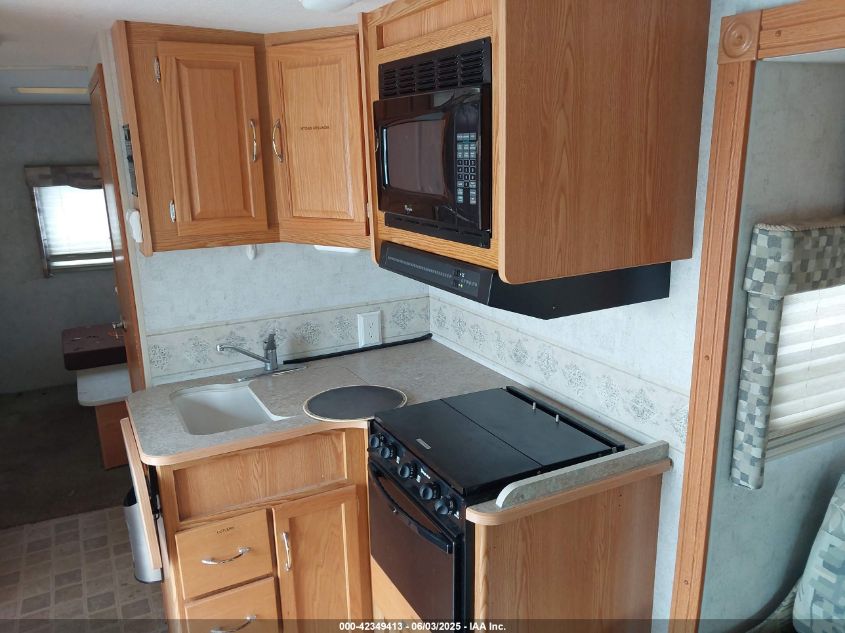 2005 Ford E-450 Cutaway Standard VIN: 1FDXE45S05HA93091 Lot: 42349413