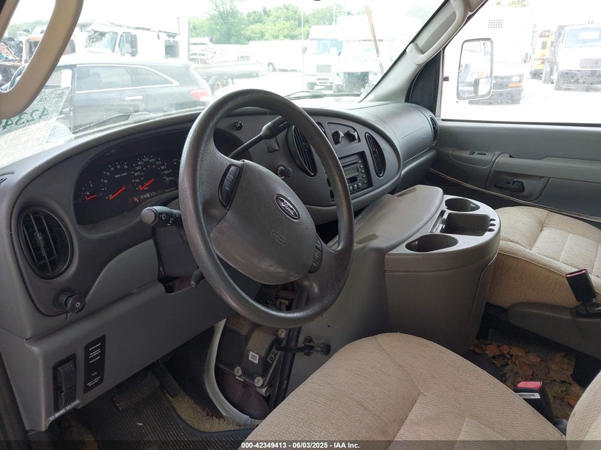 2005 Ford E-450 Cutaway Standard VIN: 1FDXE45S05HA93091 Lot: 42349413