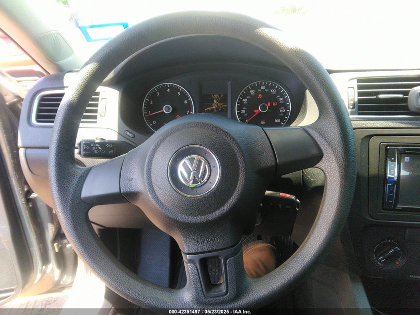 2014 VOLKSWAGEN JETTA VIN: 3VWD17AJ1EM412833