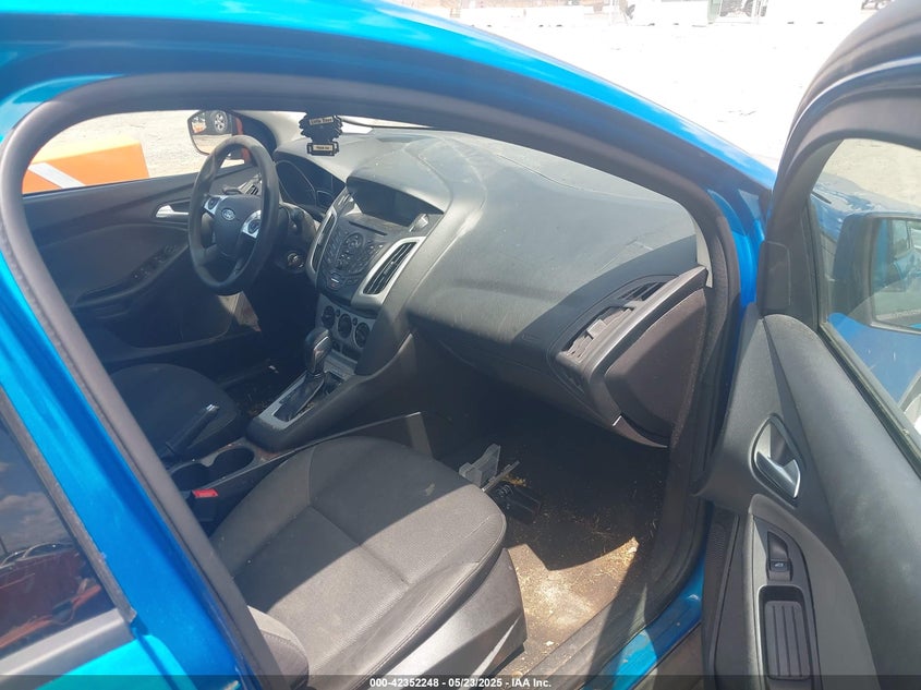 2014 FORD FOCUS VIN: 1FADP3F2XEL380581