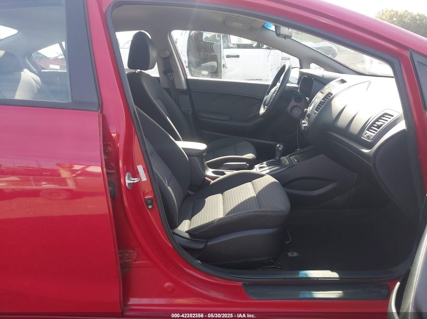 2016 KIA FORTE LX - KNAFX4A65G5542771