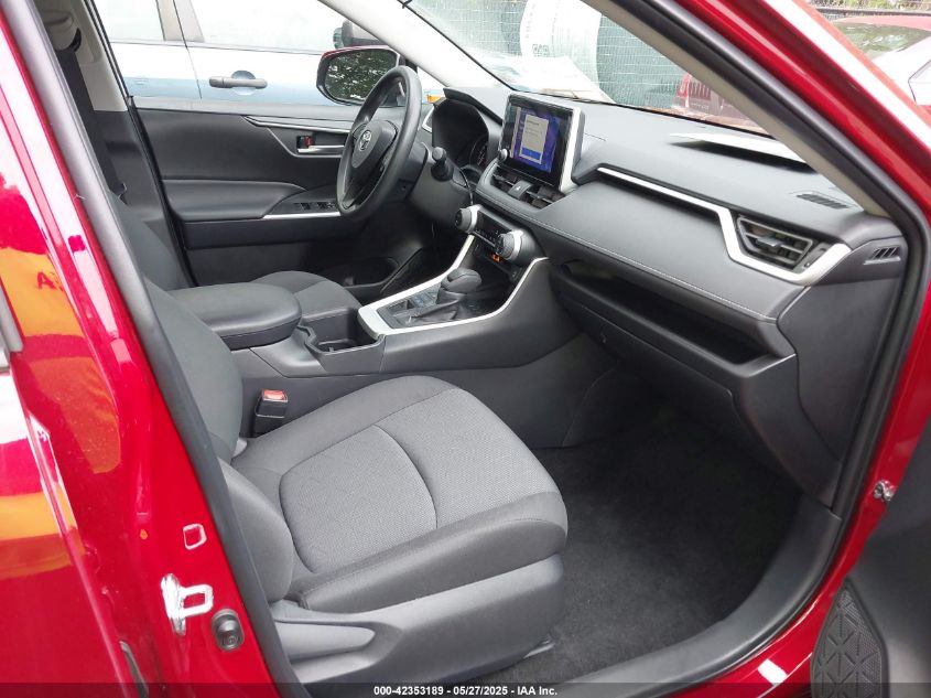 2025 Toyota RAV4 - 2T3P1RFV3SW515706