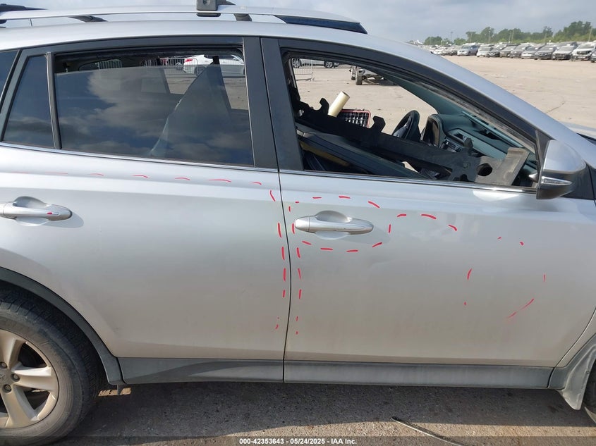 2013 TOYOTA RAV4 XLE - JTMRFREV8D5007740