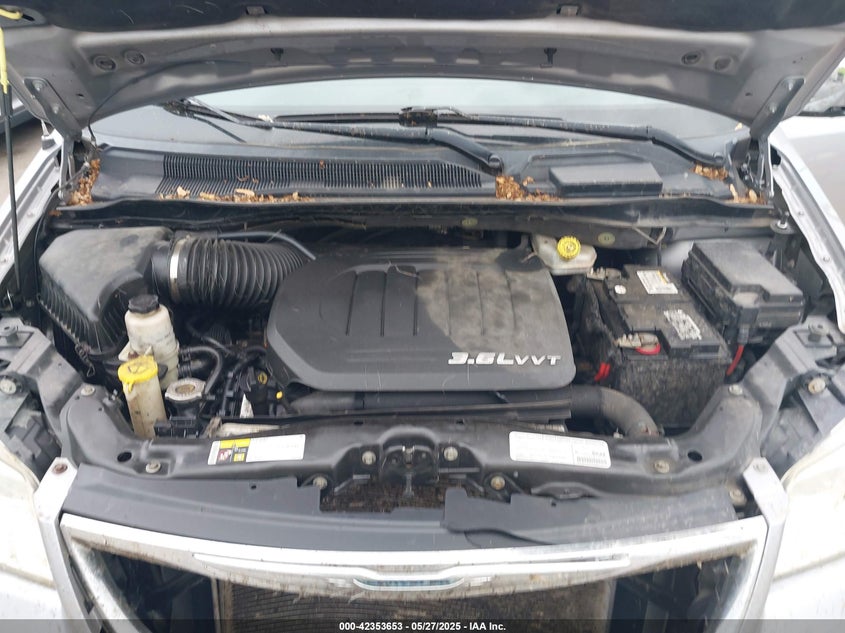 2013 Chrysler Town & Country Touring-L VIN: 2C4RC1CG4DR692093 Lot: 42353653