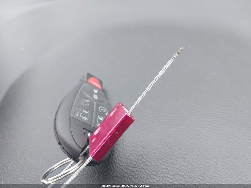 2013 Chrysler Town & Country Touring-L VIN: 2C4RC1CG4DR692093 Lot: 42353653