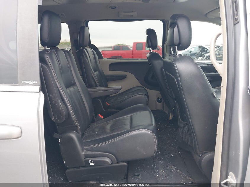 2013 Chrysler Town & Country Touring-L VIN: 2C4RC1CG4DR692093 Lot: 42353653