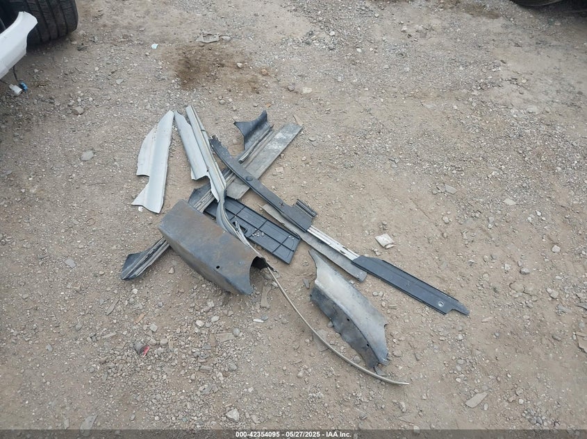 1998 Honda Accord Ex VIN: 1HGCG5653WA025388 Lot: 42354095