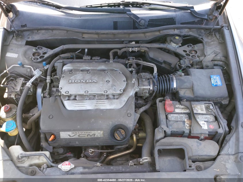 2011 HONDA ACCORD VIN: 1HGCP3F86BA029928