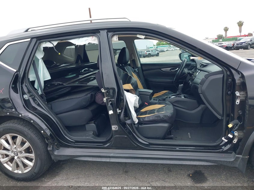 2017 NISSAN ROGUE VIN: 5N1AT2MT8HC834146